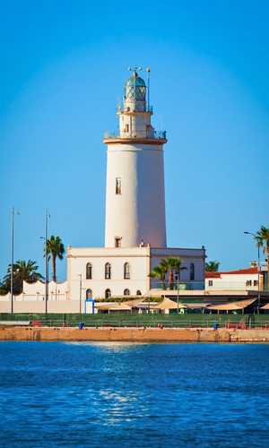 Reserva tu tour panorámico en autobús con paradas libres en Málaga, España – Billetes oficiales, rutas flexibles y cancelación gratuita en 2026