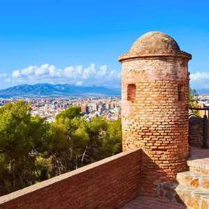 Explora Málaga a tu ritmo con los tours en autobús con paradas libres – Vistas panorámicas, guías de audio y paradas ilimitadas en 2026