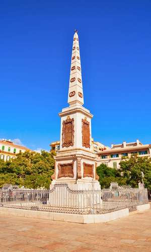 Bájate en las atracciones, museos y monumentos de Málaga con un tour en autobús con paradas libres – Paradas prácticas y visita panorámica en 2025